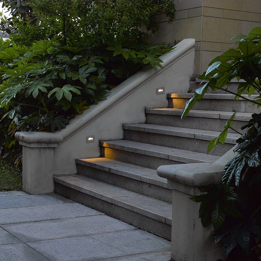 Cách chọn đèn LED chiếu sáng cầu thang - TOP các mẫu đèn cầu thang